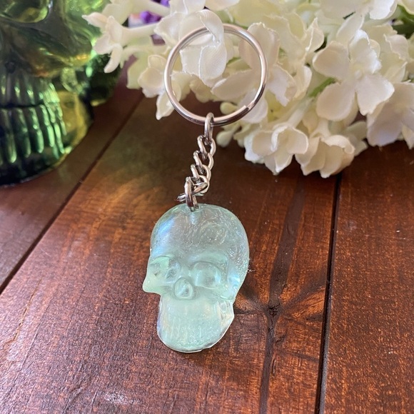 Handmade Resin Clear Light Green Skull 3” Keychain Gothic Backpack Bag Charm NEW - Picture 2 of 9
